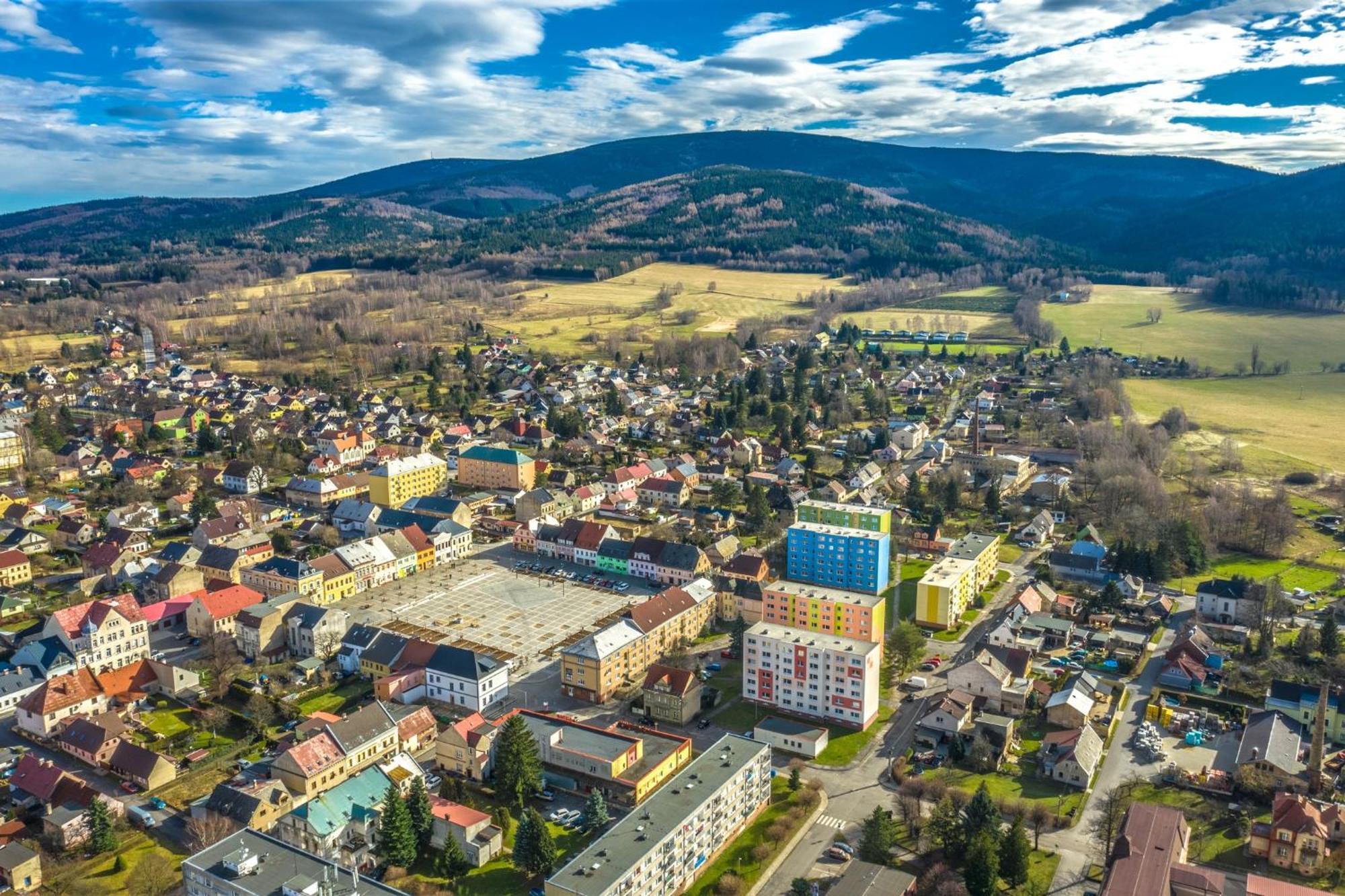 Ubytovani Na Namesti Nove Mesto pod Smrkem Dış mekan fotoğraf